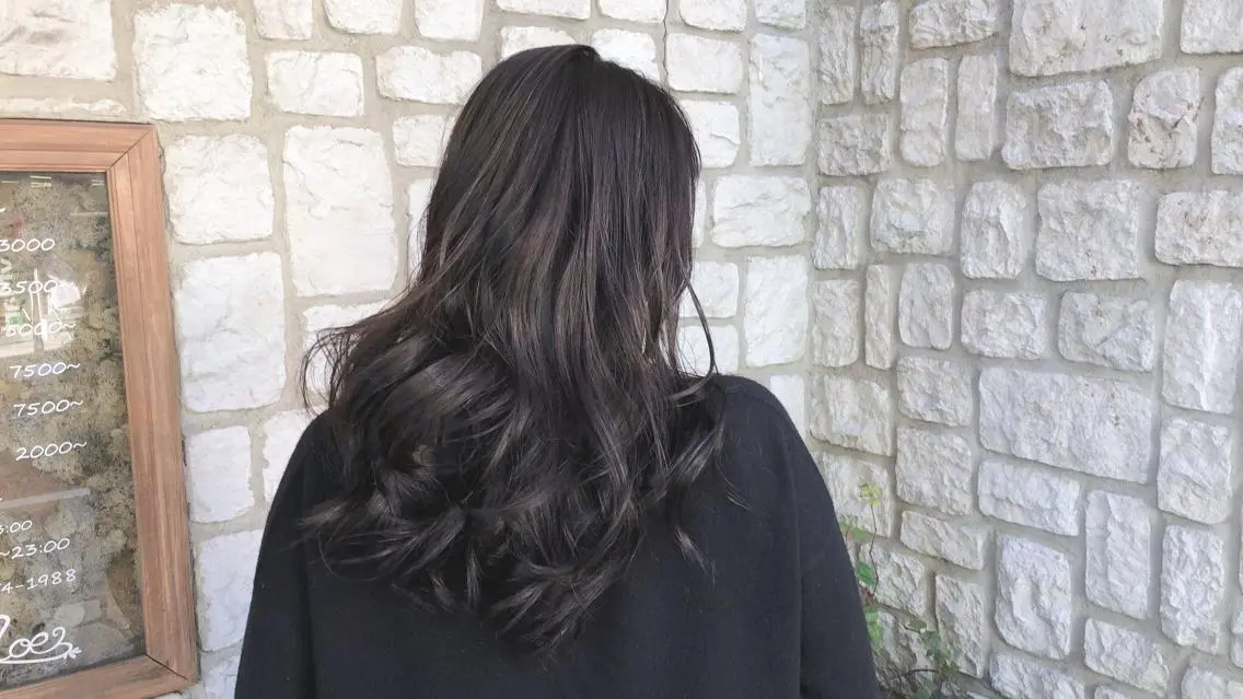 セミロング カラー パーマ ヘアアレンジ アッシュ グレージュ ラベンダーカラー ラベンダーアッシュ カット ヘアカラー トリートメント 髪質改善/透明感 OAK兵庫のヘアスタイル