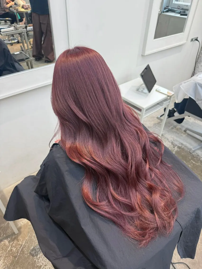 ロング カラー ブリーチ ブリーチなしカラー レッドカラー カット ヘアカラー SAKI /レイヤー/ベージュのヘアスタイル