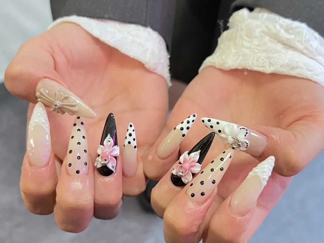 ネイル 長さ出し グラデーション 卒業式 キラキラネイル マグネットネイル YUNA Belle Nail 池袋のネイルデザイン