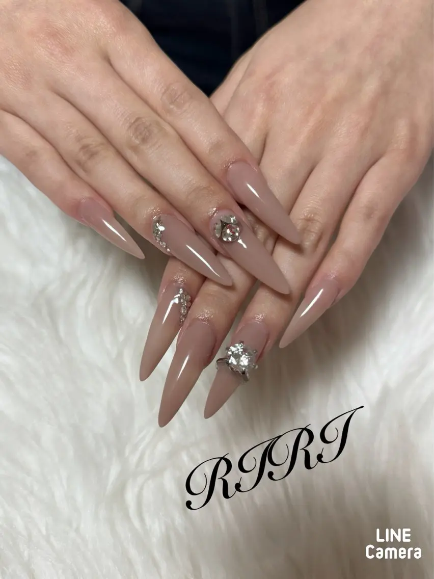 ネイル ジェルネイル ロングネイル スカルプネイル シンプルネイル ハンドネイル riri オーナーのネイルデザイン