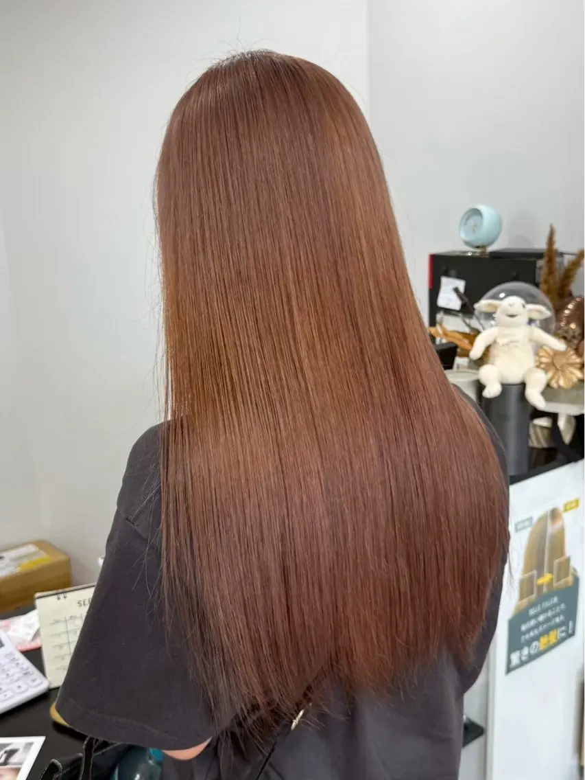 ロング ヘアカラー 尾崎 虹美のヘアスタイル
