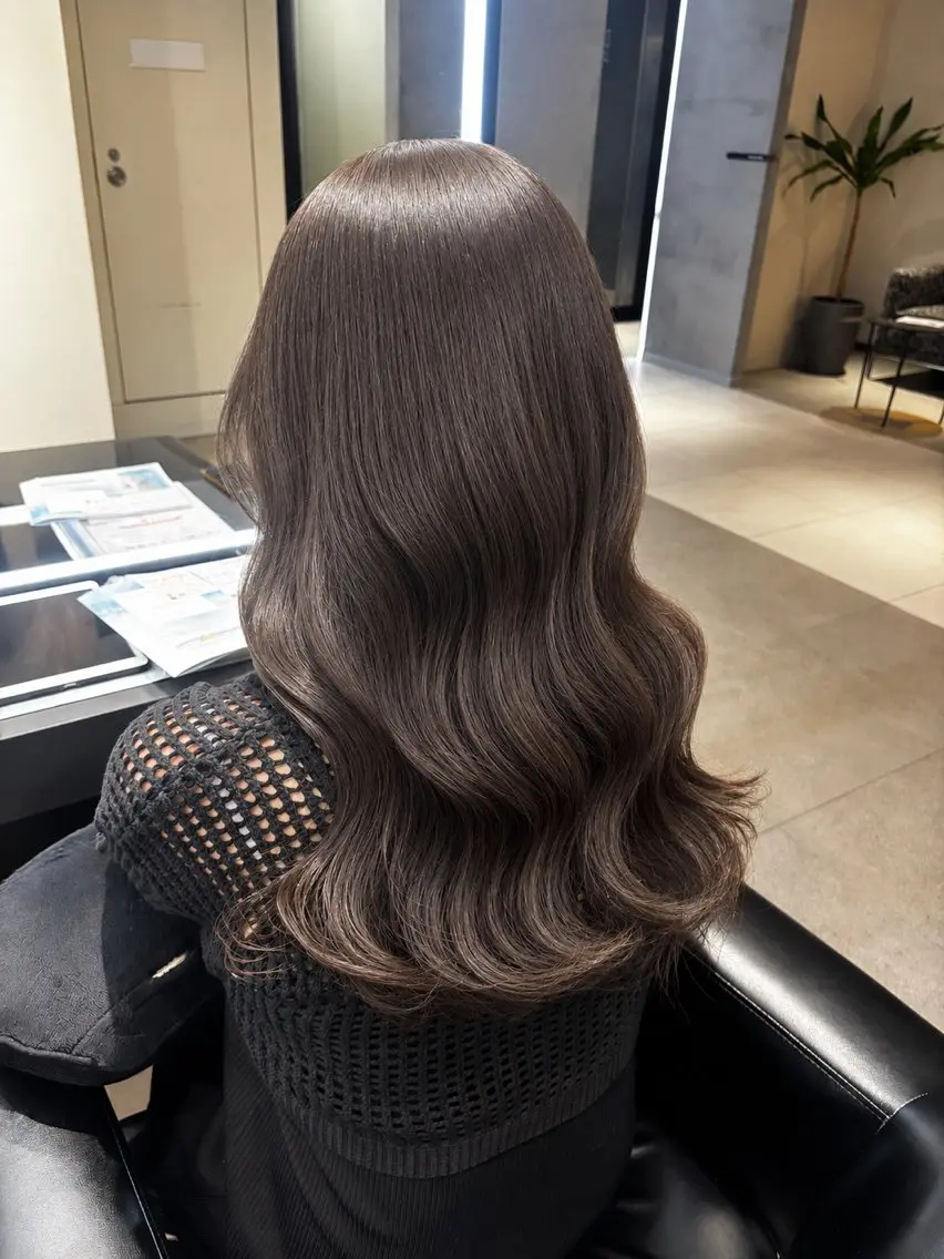 ロング カット ヘアカラー KAREN(ému) 伏見/カットモデルのヘアスタイル