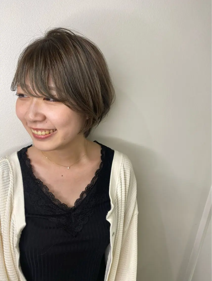 ショート ヘアアレンジ Amour Akala.hkのヘアスタイル