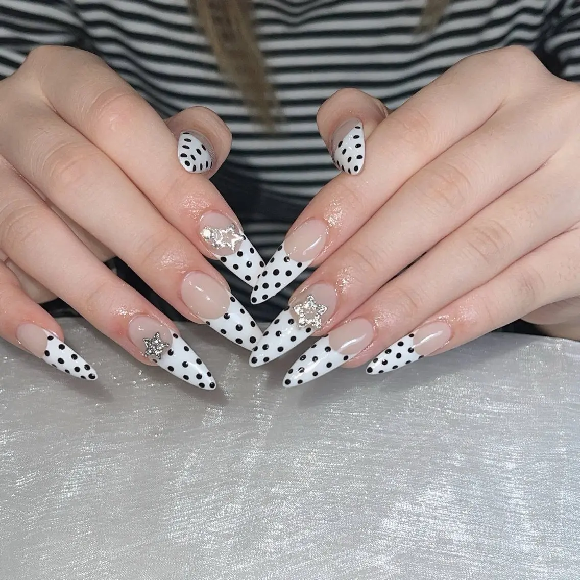 ネイル チークネイル フレンチネイル ジェルネイル 韓国ネイル マグネットネイル ハンドネイル Zen Nail Design 池袋のネイルデザイン