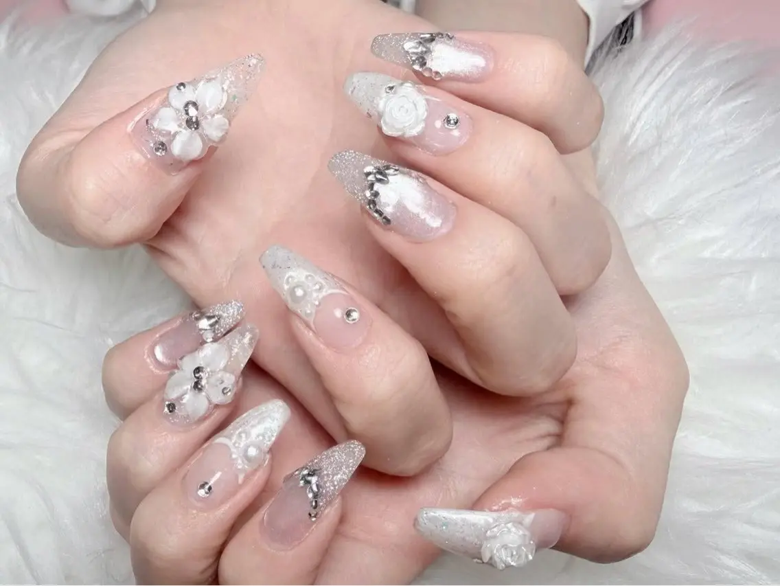 ネイル 韓国ネイル マグネットネイル ニュアンスネイル オフィスネイル シンプルネイル ハンドネイル Hana Rose Nailのネイルデザイン
