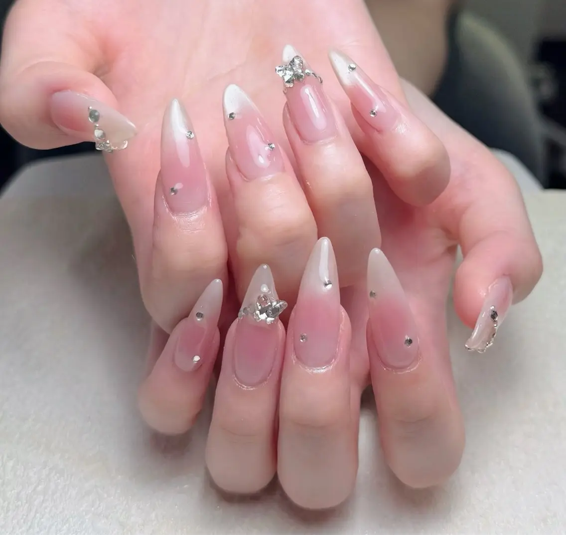 ネイル アートネイル 長さ出し フレンチネイル ジェルネイル ガーリー ハンドネイル 中野駅から2分 MEO NAILのネイルデザイン