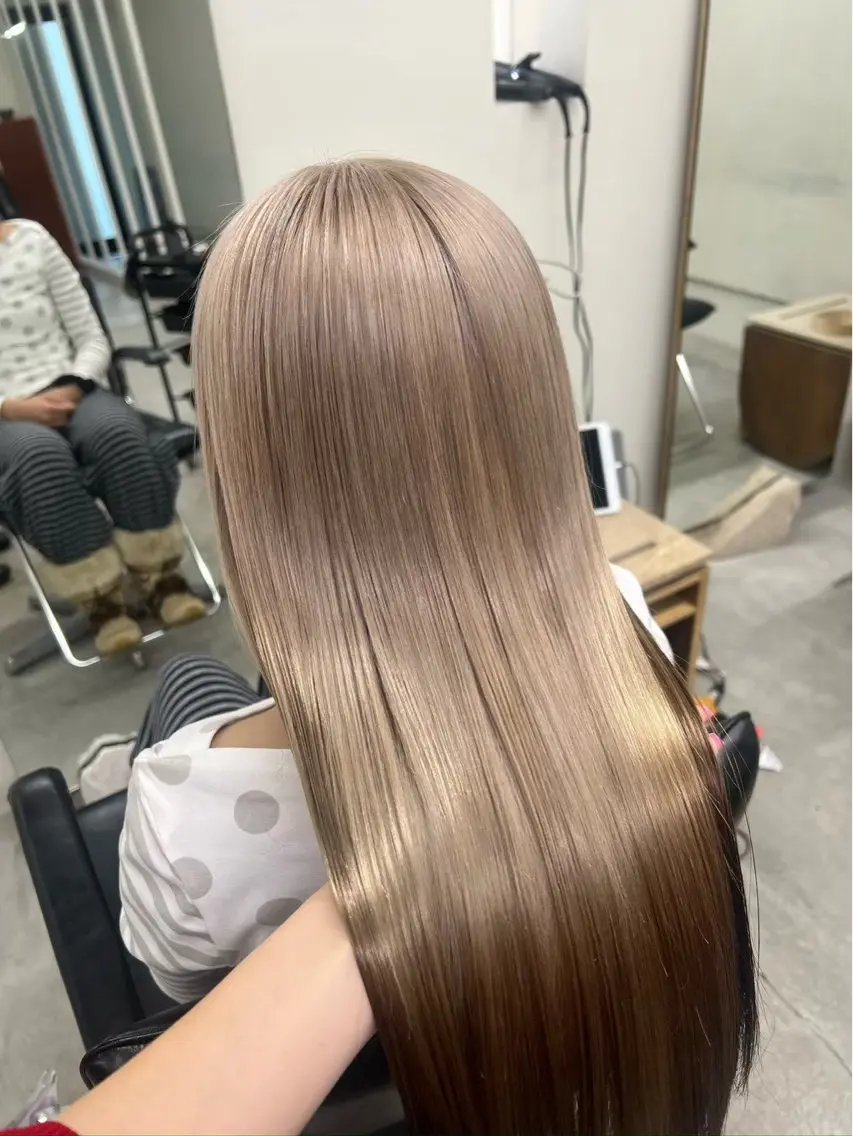 ロング カラー ブリーチ ケアブリーチ デザインカラー ハイトーンカラー ロング カット ヘアカラー トリートメント ハイトーン/デザイン 小林美咲のヘアスタイル