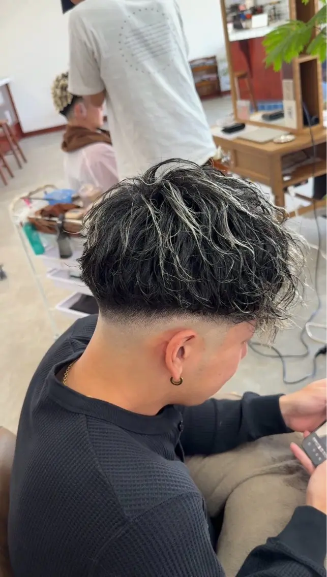 カラー パーマ メンズ カット ヘアカラー パーマ 鈴木 隆皓のヘアスタイル
