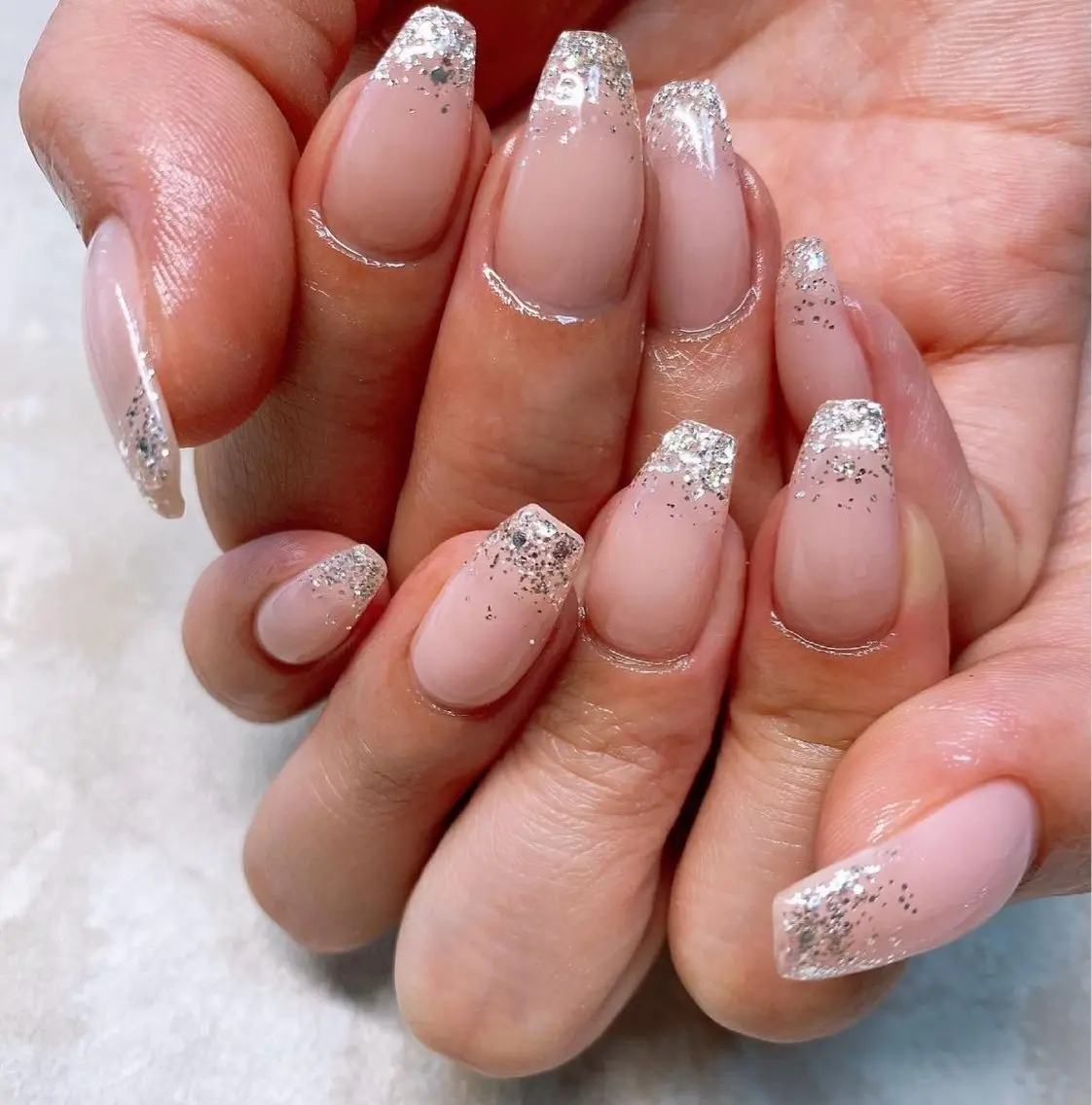 ミニモ限定価格‼️ラメグラデーションネイル(ベースカラーあり)パラジェル使用💅の写真
