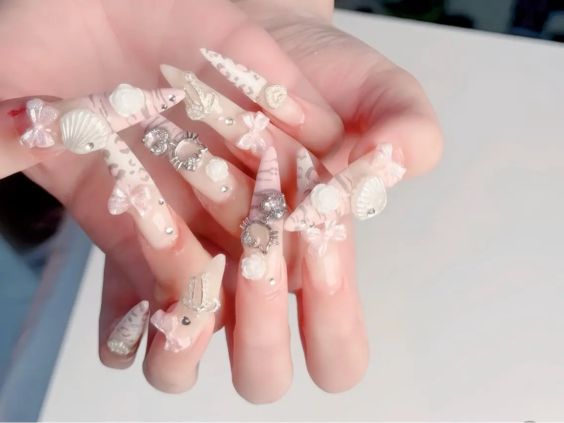 ネイル アニマル柄 べっ甲ネイル ブルー ボルドー ブラウン ハンドネイル Rin Nail 新大久保店のネイルデザイン