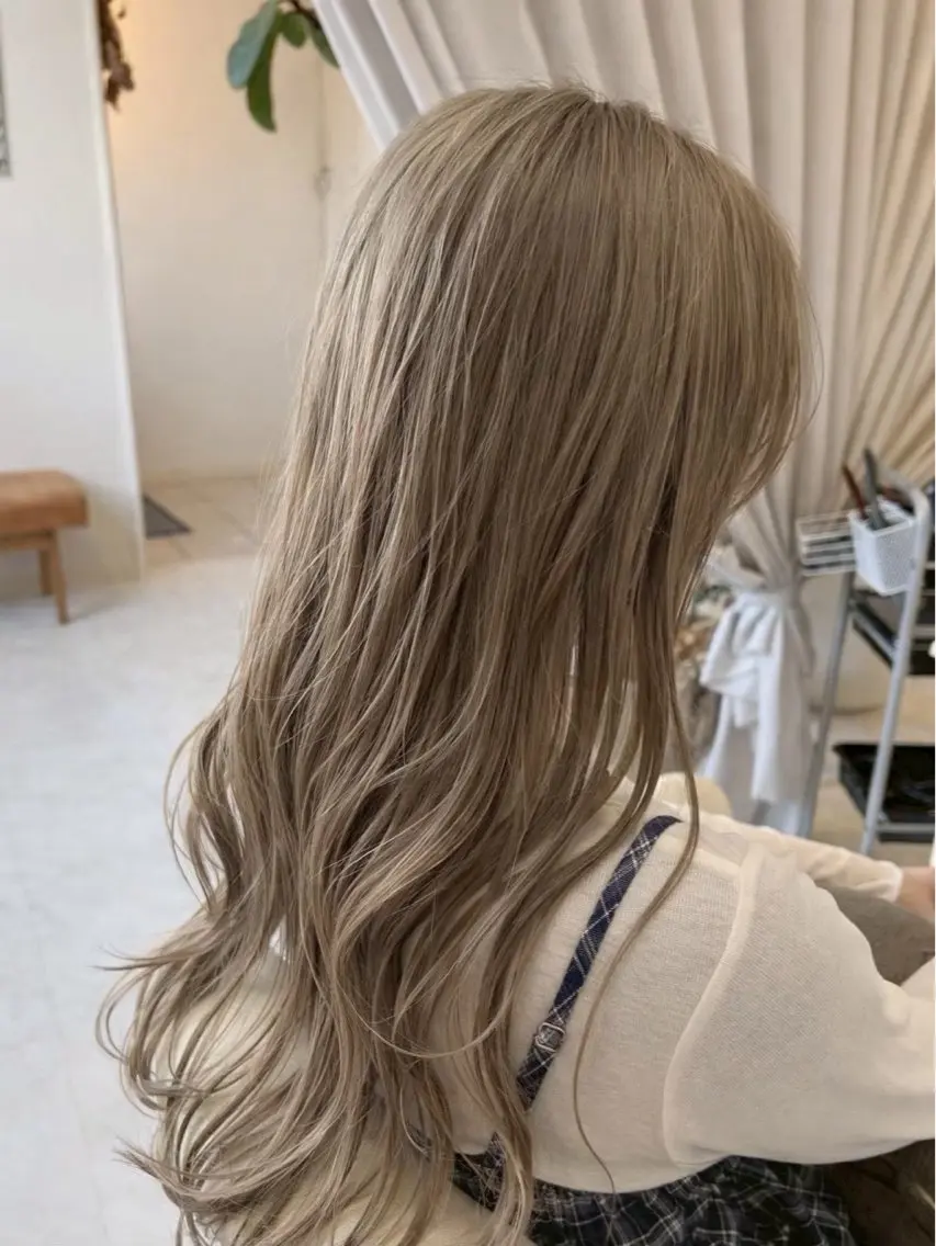 ロング カラー 大谷 真央のヘアスタイル