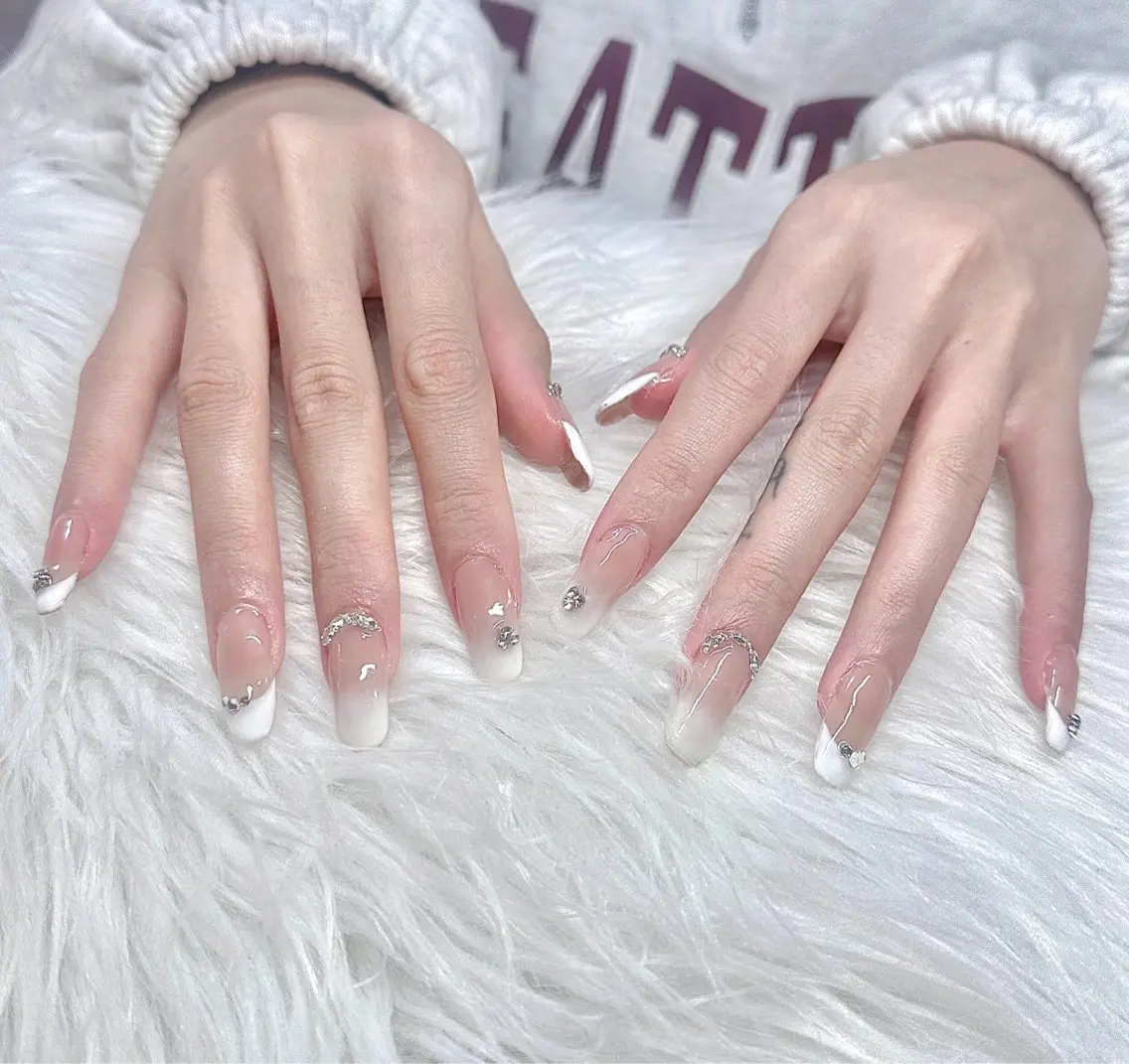 ネイル R Nailのネイルデザイン