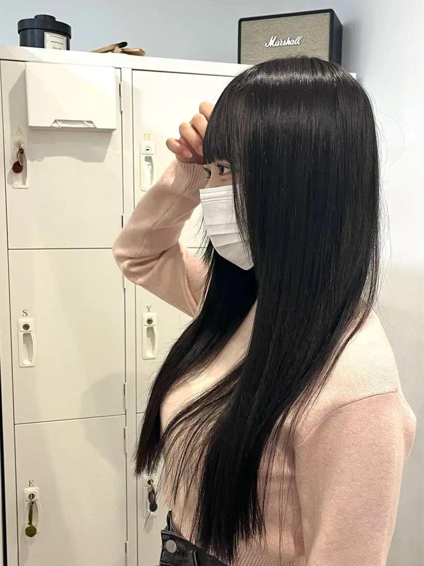 セミロング カット 𝒀𝒖𝒊𝒏𝒂 梅田/透明感カラーのヘアスタイル