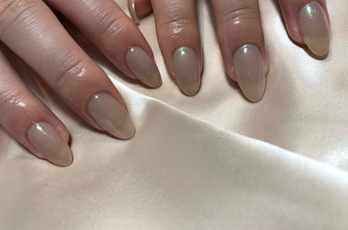 ネイル オーロラネイル ハンドネイル パラあり！フィルイン 美フォルムのネイルデザイン