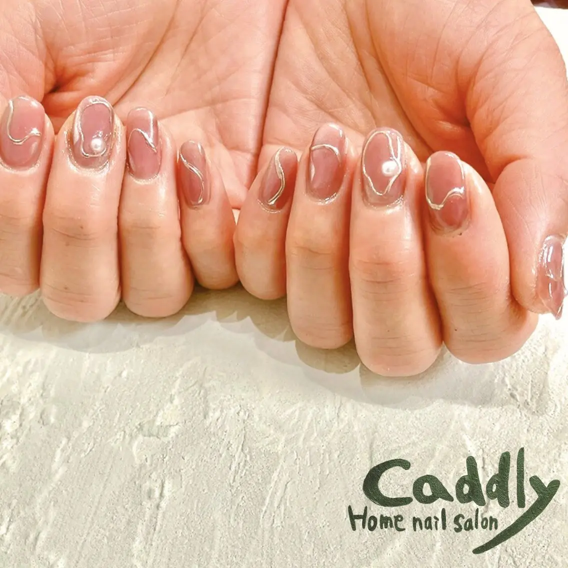 ネイル アートネイル マグネットネイル ミラーネイル ニュアンスネイル シルバー caddly naoのネイルデザイン
