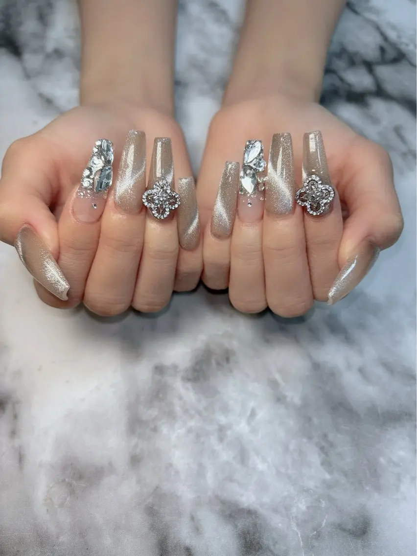 ネイル マグネットネイル ハンドネイル Kayo 💅のネイルデザイン
