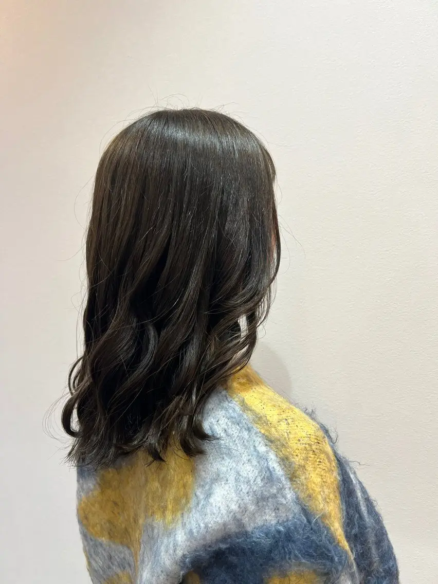 ミディアム カラー キッズ ベージュカラー オリーブベージュ ヘアカラー トリートメント Kako .kのヘアスタイル