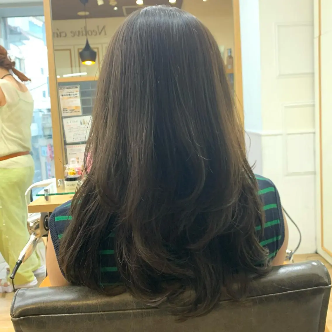 セミロング カラー パーマ ヘアアレンジ メンズ キッズ ネイル マツエク・マツパ トリートメント レイヤーカット/ 巻ける縮毛矯正のヘアスタイル