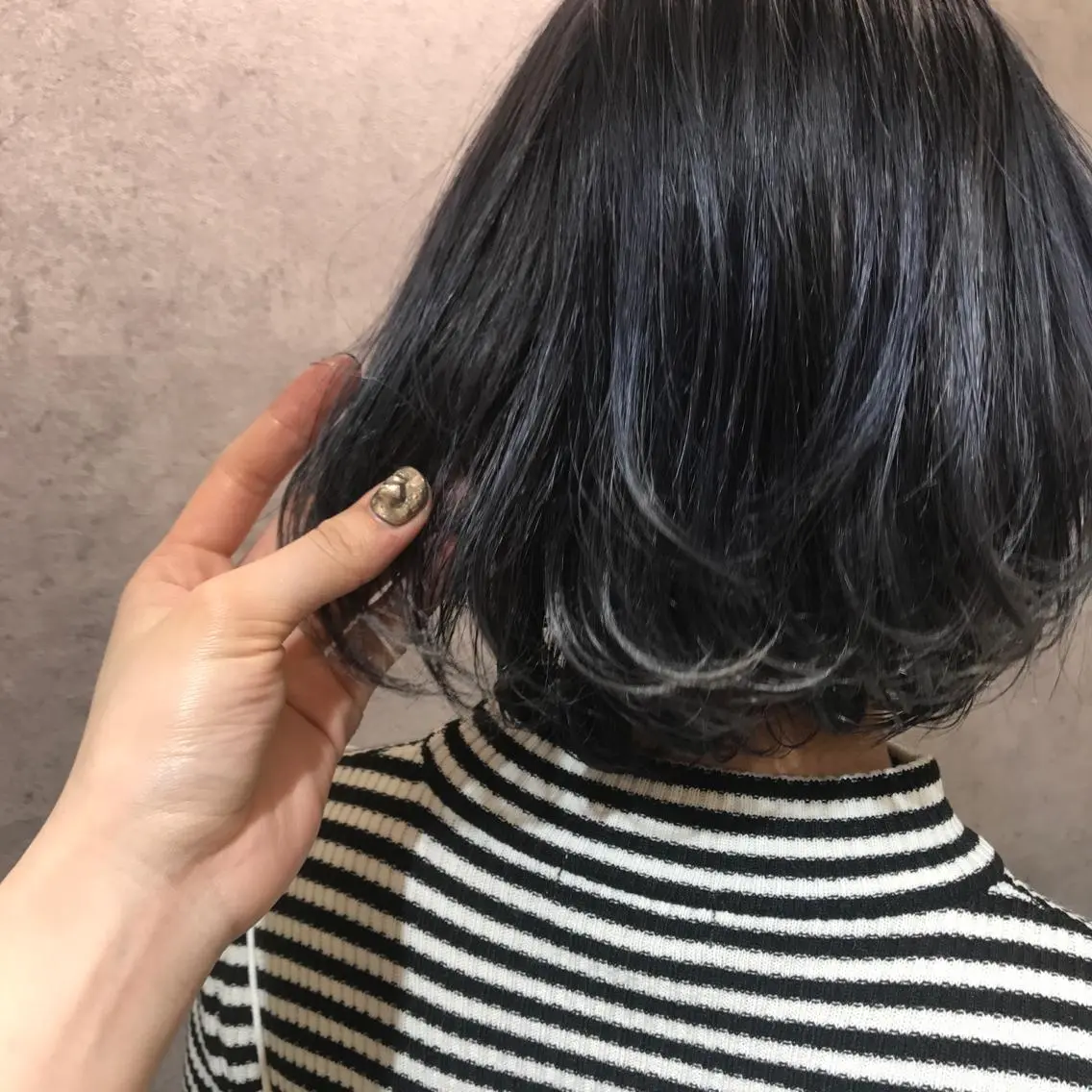ショート カラー アッシュ ブルーカラー ブルーアッシュ Yuki☺︎パーマ レイヤーカットのヘアスタイル