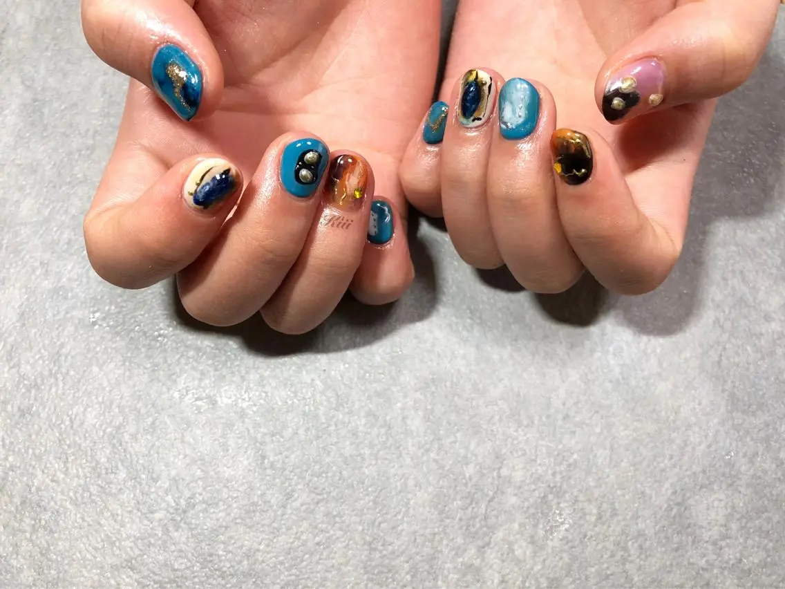 ネイル ハンドネイル フットネイル kiii.__ ✴︎*のネイルデザイン