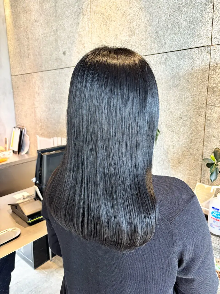 ロング カラー 黒髪 ブルーカラー ブルーブラック トリートメント 🌷艶感カラー🌷 富施 優花のヘアスタイル