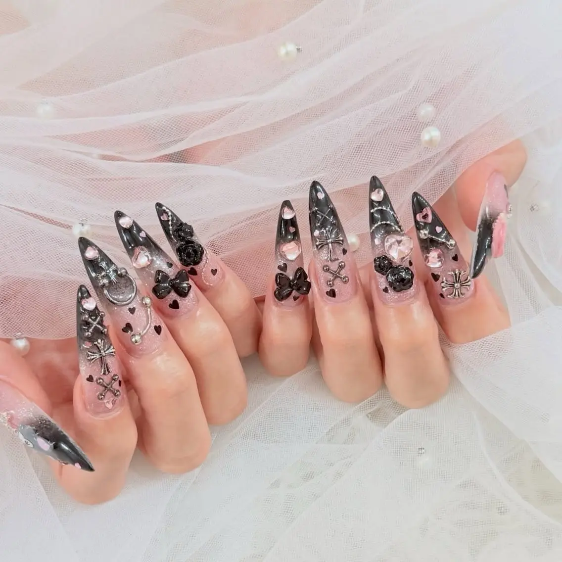ネイル ジェルネイル グラデーション キラキラネイル 韓国ネイル ラメ(グリッター) ハンドネイル kana nailのネイルデザイン