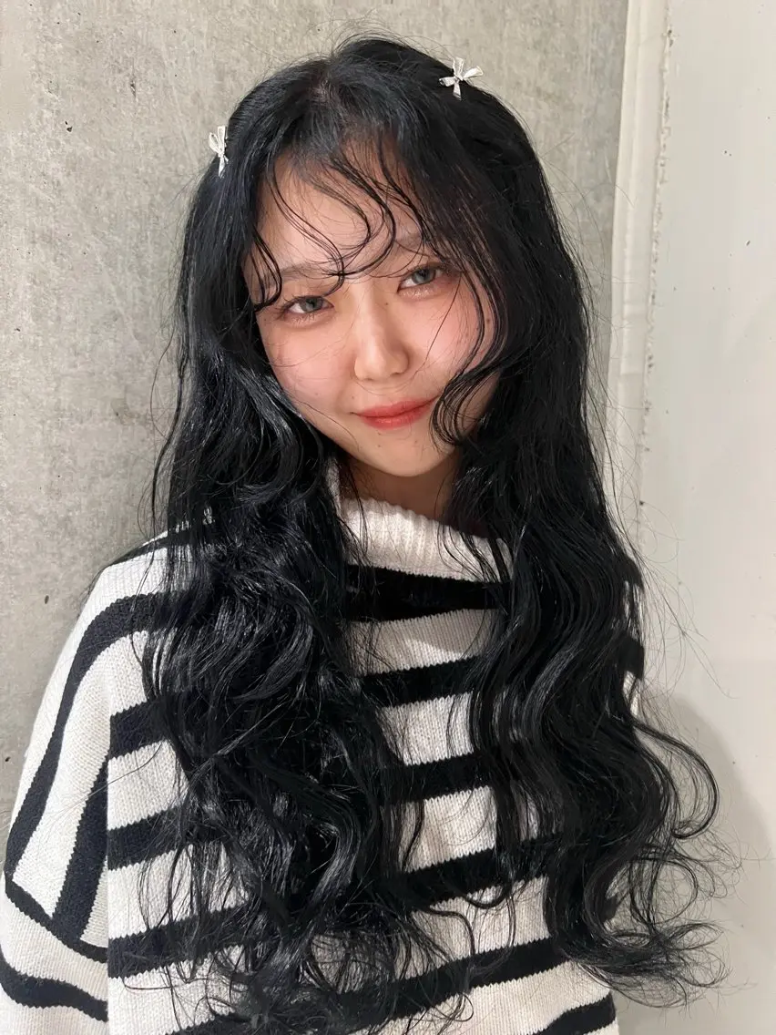 ロング ヘアカラー ニーナ/nimes /ハイトーンカラーのヘアスタイル