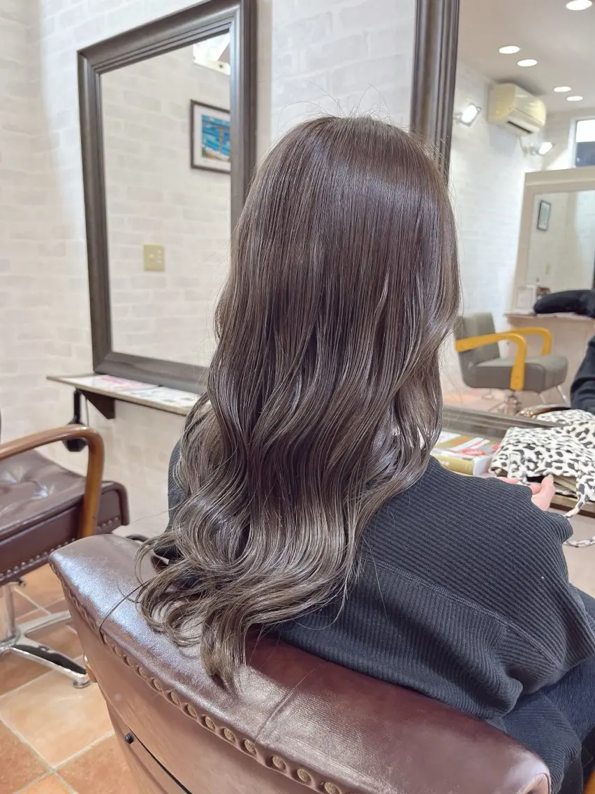 ロング 大澤 唯のヘアスタイル