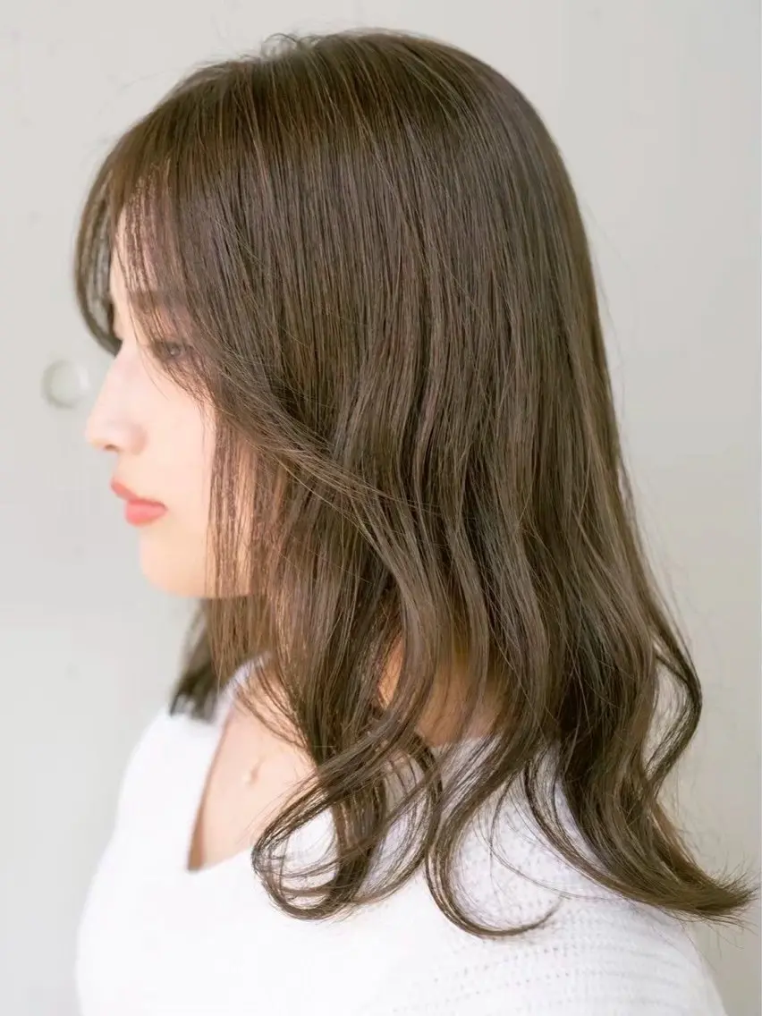 セミロング カラー ブラウンカラー 透明感カラー オリーブブラウン ヘアカラー トリートメント ヘッドスパ SiLO／ mahiroのヘアスタイル