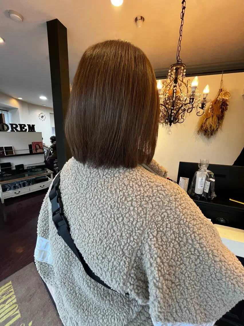 ショート カラー 切りっぱなしボブ ショートボブ 丸みショート アッシュ アッシュグレー 高槻/LOREM/ Akiraのヘアスタイル