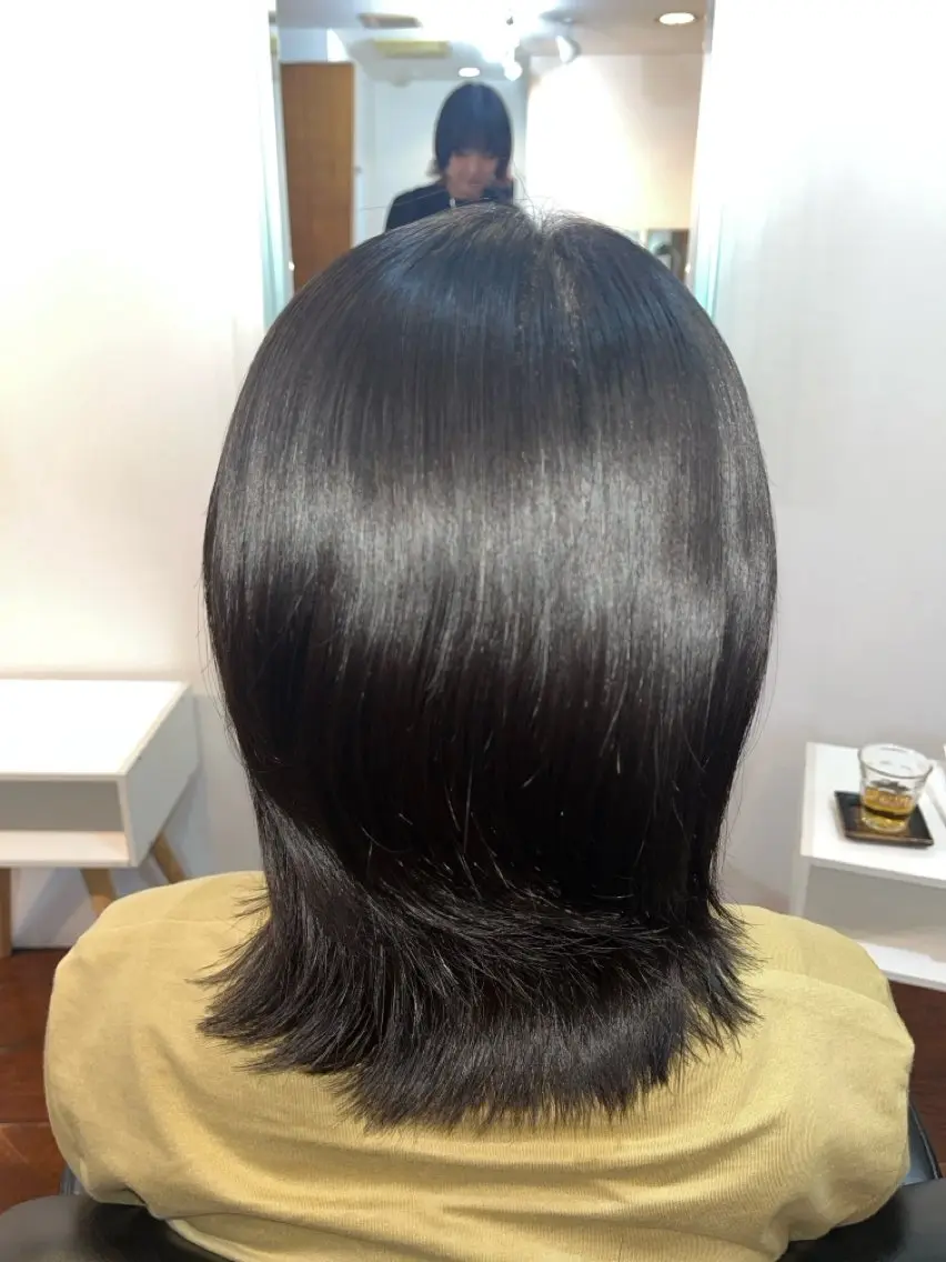 ミディアム パーマ レイヤーカット 縮毛矯正 ウルフカット 吉田 理那のヘアスタイル