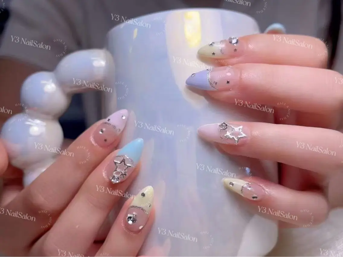 ネイル ブルー グリーン 韓国ネイル ラメ(グリッター) 持ち込み ハンドネイル Y3 NailSalonのネイルデザイン