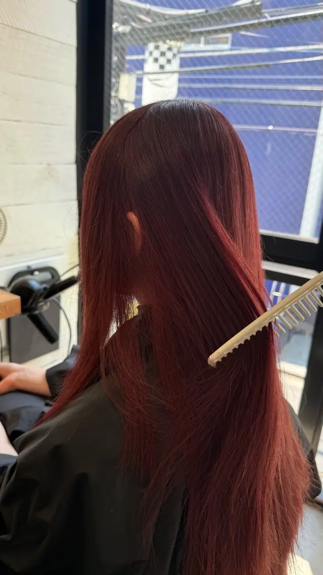 ロング カラー 久富 紗弓のヘアスタイル