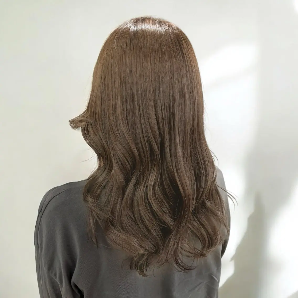 ロング ヘアアレンジ ユイナ 🕊NaVI ベージュ/透明感のヘアスタイル