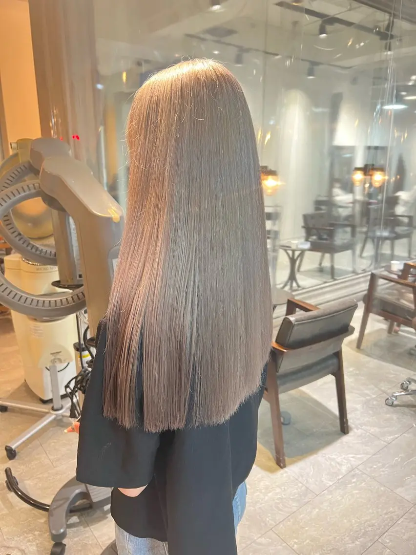 ロング カラー 🩷色気可愛い🩷 透明感カラー🩷のヘアスタイル