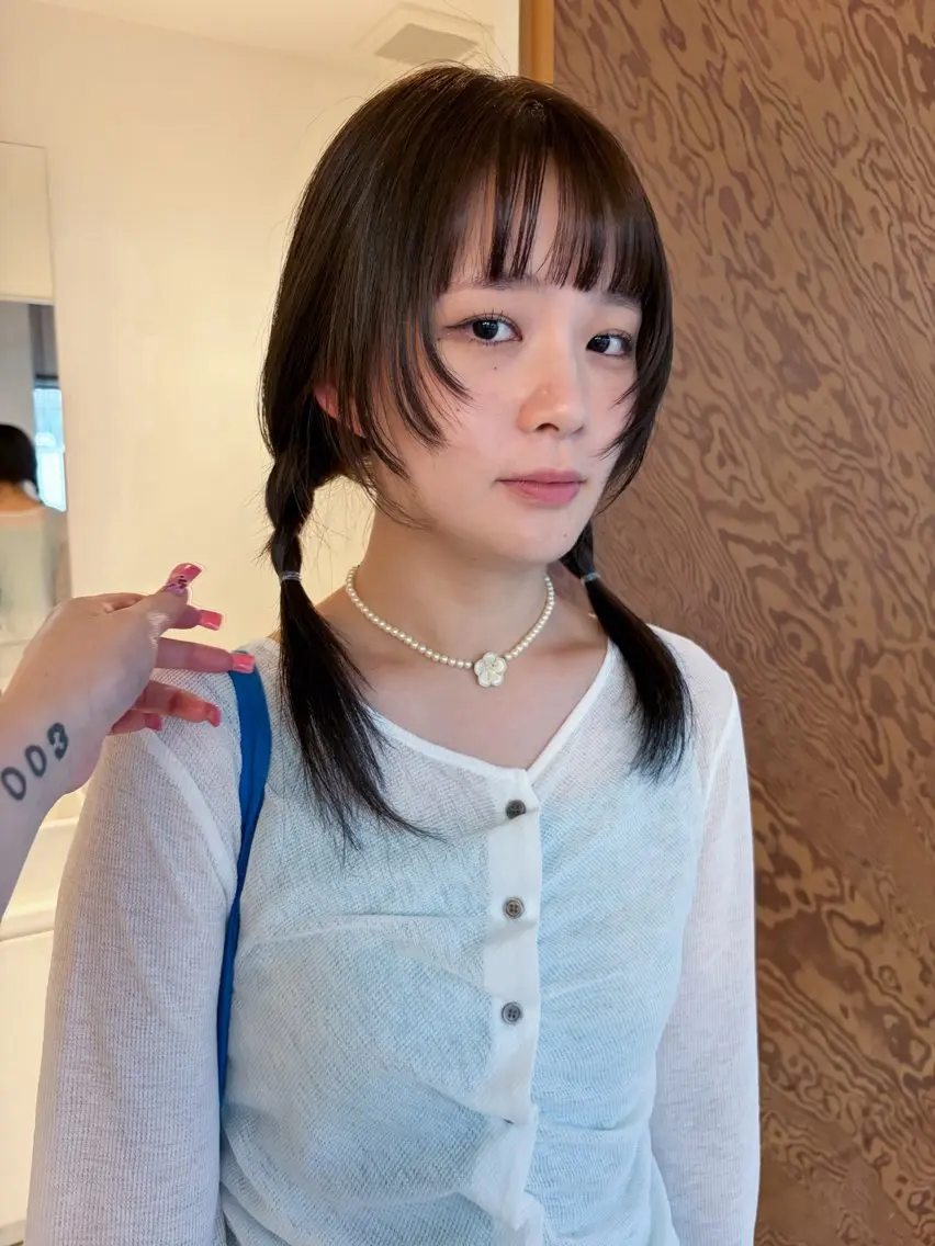 ミディアム カラー 透明感カラー グレージュ ラベンダーカラー レイヤーカット カット ヘアカラー Luca🟠 透明感カラーのヘアスタイル