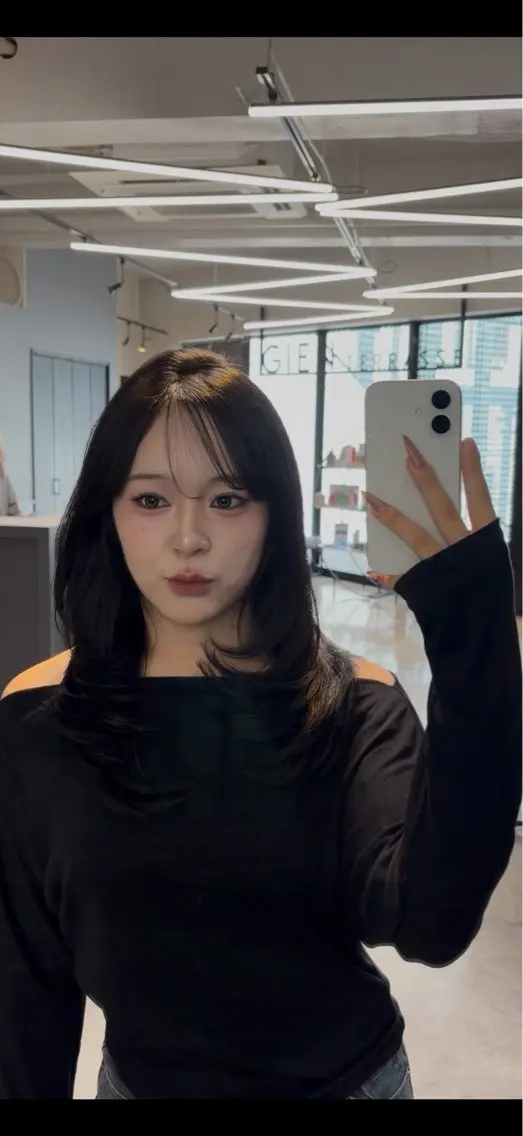 ロング 真下 瑞歩のヘアスタイル