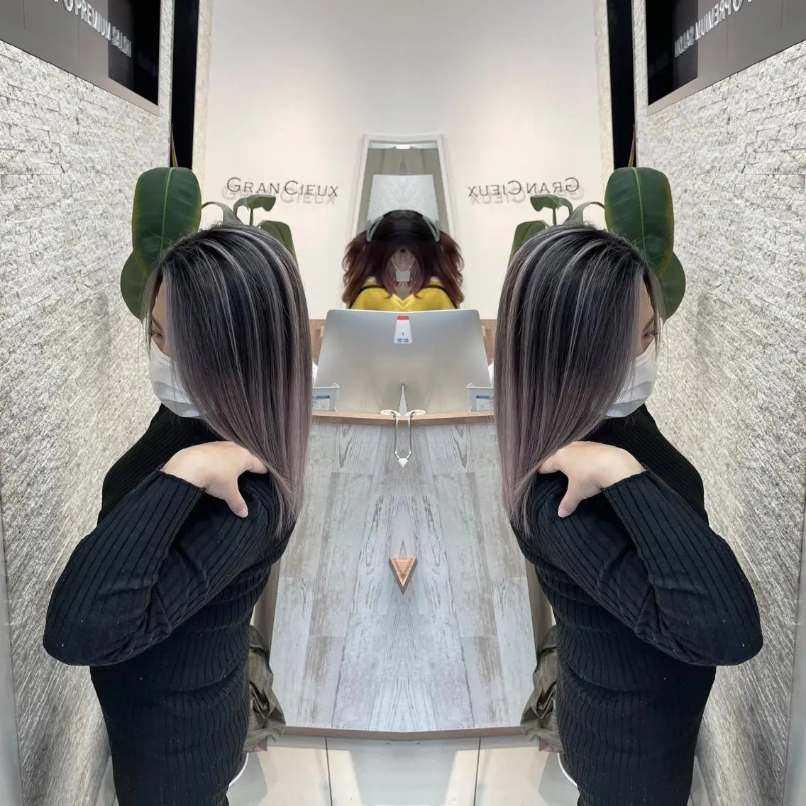 セミロング ヘアカラー Y Uのヘアスタイル