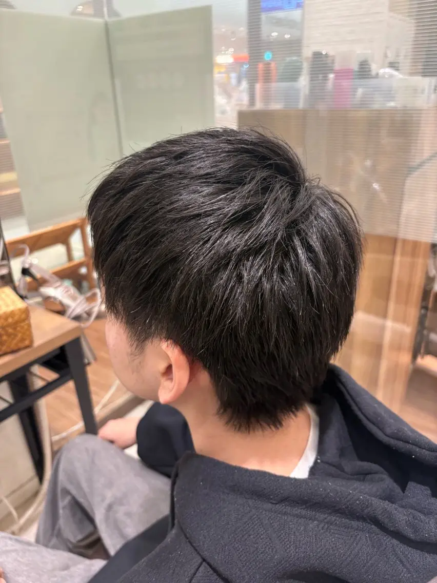 ショート メンズ 刈り上げ 西岡 希望のヘアスタイル