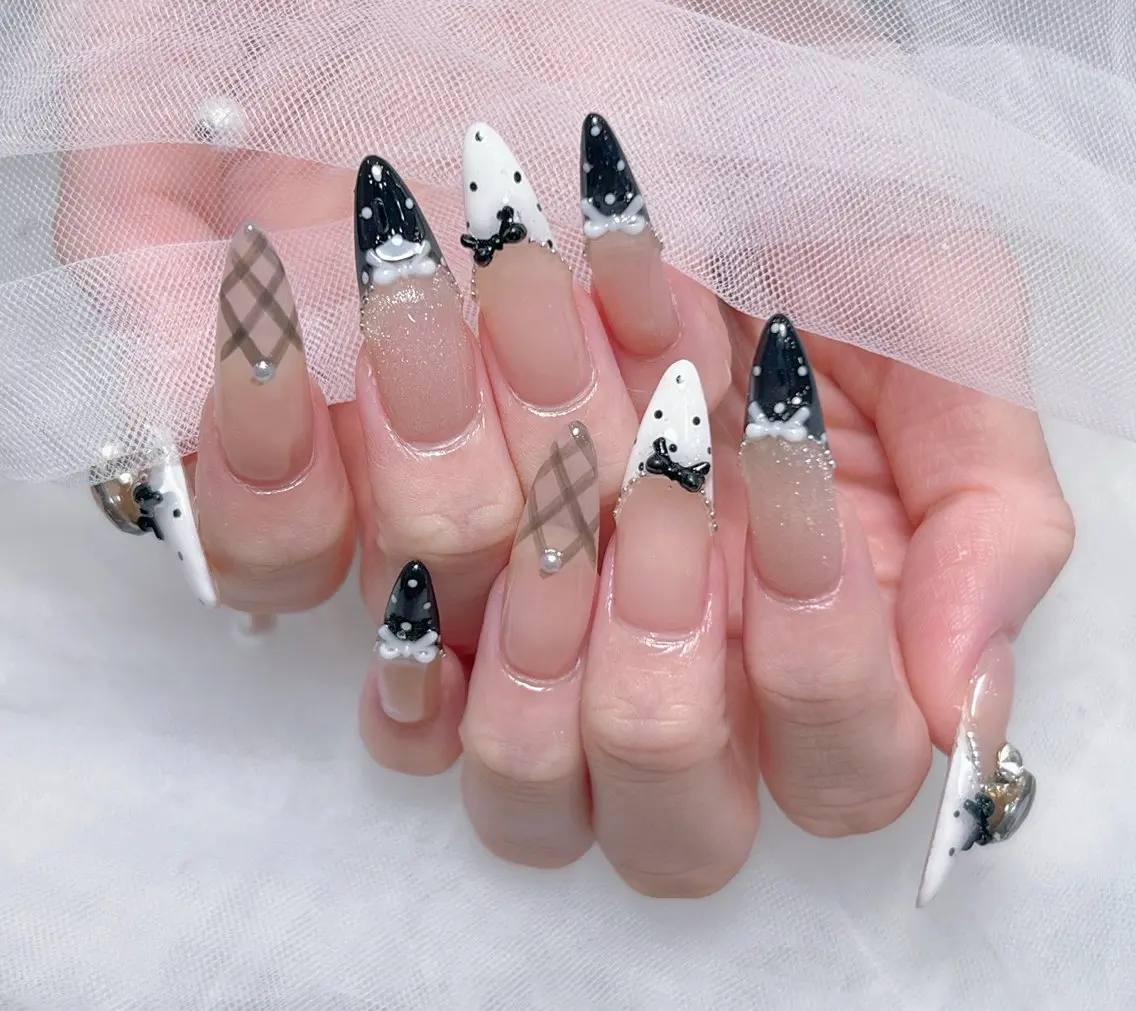 ネイル アートネイル オーロラネイル チークネイル 長さ出し フットネイル Miya _nailのネイルデザイン