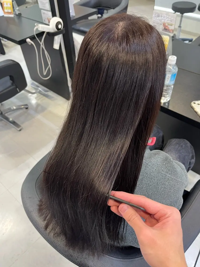 ロング パーマ カット 縮毛矯正 トリートメント 諸岡 玲のヘアスタイル