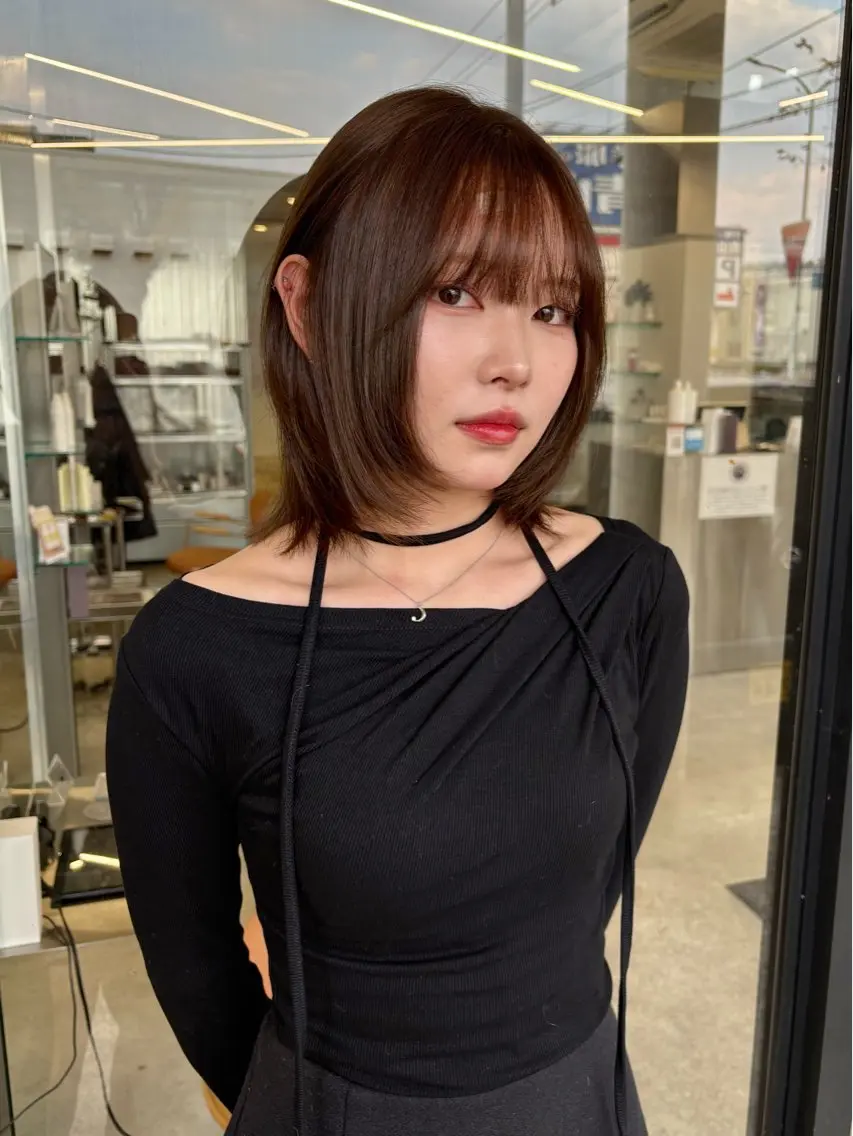 ミディアム カラー ボブレイヤー ブラウンカラー ボブ 顔まわりレイヤー レイヤーカット カット ヘアカラー LOMARLIE / 𝐂𝐇𝐈𝐊𝐀のヘアスタイル
