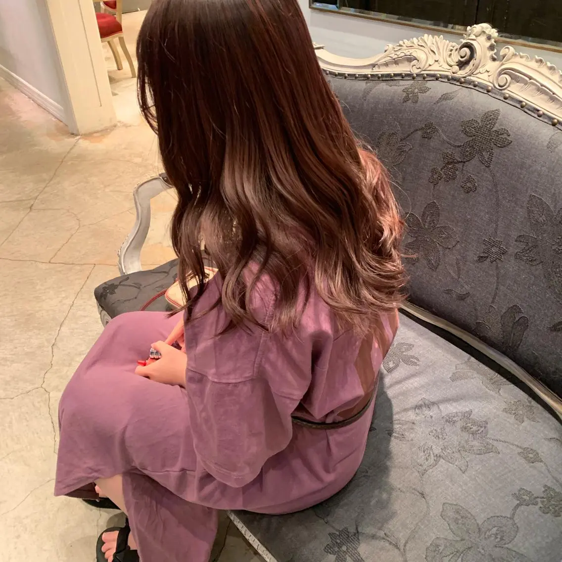 ロング カラー SAKINO ベージュカラーのヘアスタイル