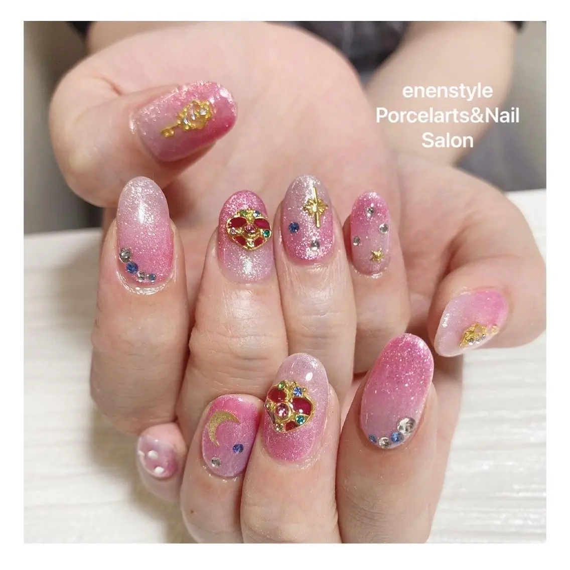 ミディアム ネイル ハンドネイル 🐾enen style 🐾のネイルデザイン