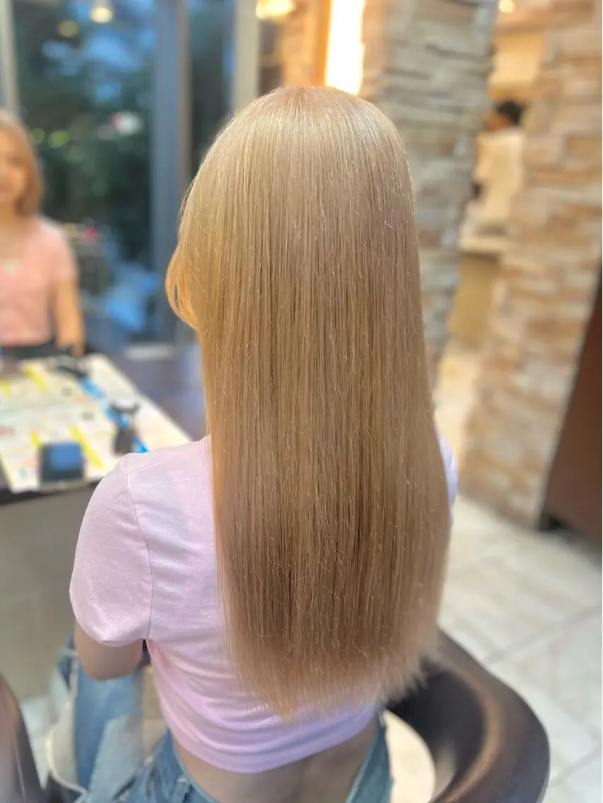 ロング カラー ブロンド Luana .Rioneのマツエク・マツパデザイン