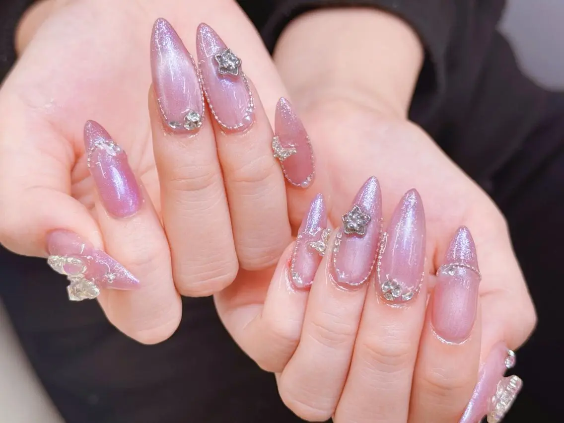 ネイル 💕リリ 🩷のネイルデザイン
