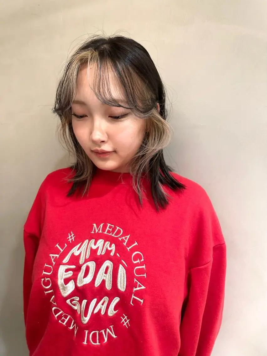 ショート カラー ミストバング ブリーチ  フェイスフレーミング Fev YUZUのヘアスタイル