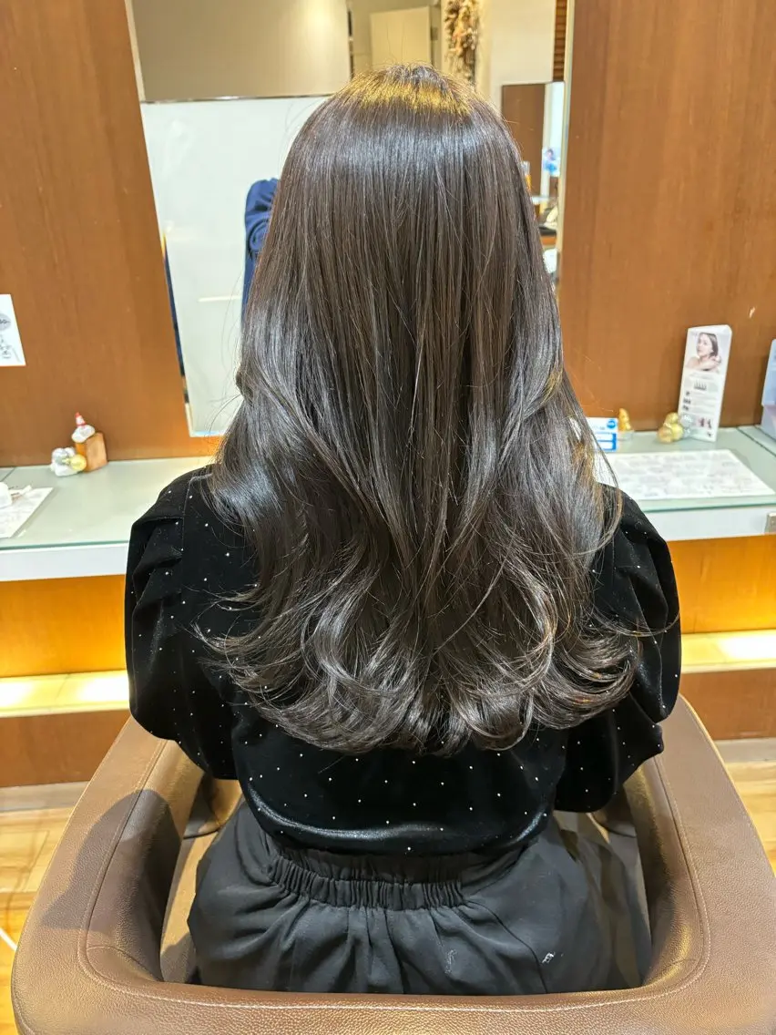 ロング カラー グレージュ カット ヘアカラー トリートメント レイヤーカット /透明感/千葉怜寿のヘアスタイル