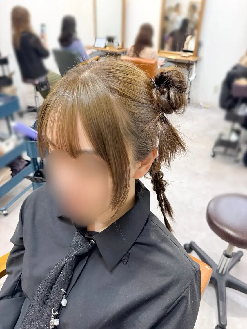 ヘアアレンジ お団子ヘア 😈ume😈ウルフ /ハイトーン/メンズのヘアスタイル