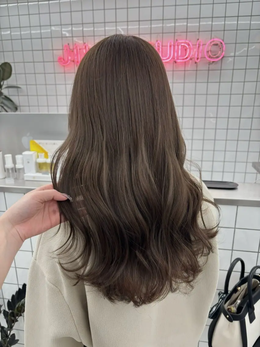 ロング カラー ベージュカラー ブリーチ 透明感カラー デザインカラー ダブルカラー カット ヘアカラー トリートメント 🫧‪Ameri🫧 Emma ecoleのヘアスタイル